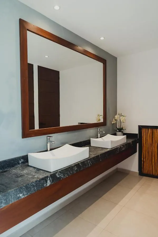 Phantom Suites Playa del Carmen Mexico